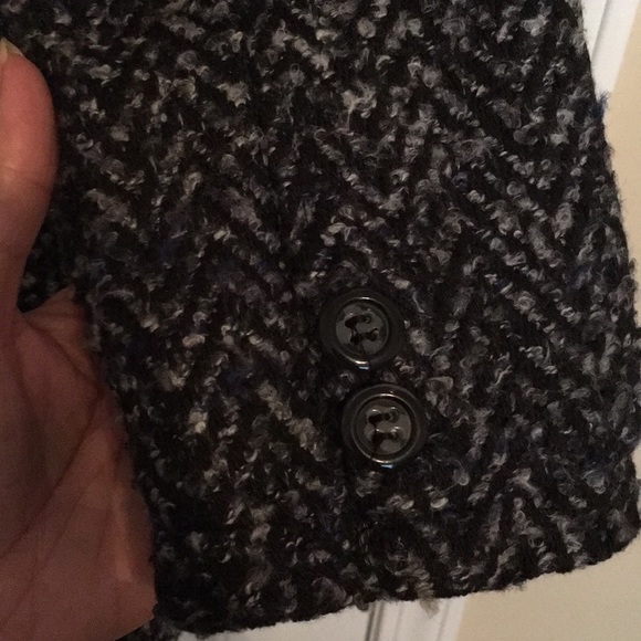 Coat - Picture 3 of 4